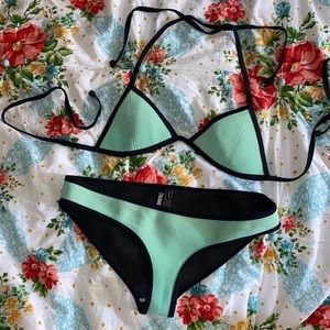 Triangl bikini set